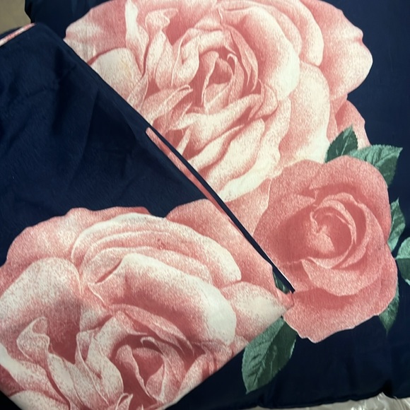 Accent pillows with pillow case ❤️🥰🔥 - Picture 3 of 4